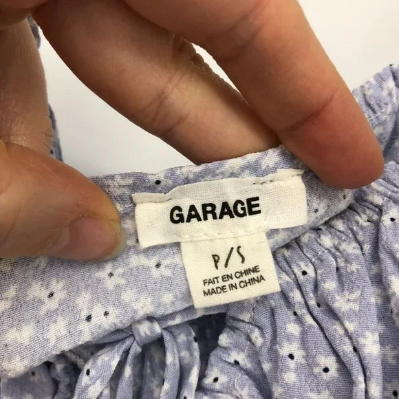 Garage periwinkle blue white floral shirred tie front crop tank top SP - Picture 3 of 13